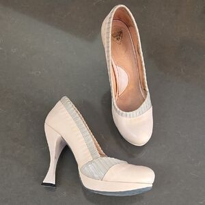 Fluevog Beige and Gray Leather Heels